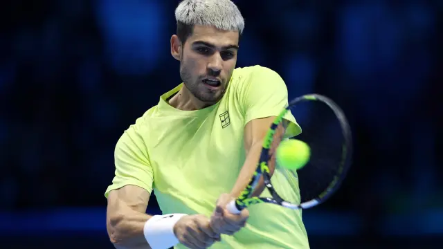 Carlos Alcaraz disputa la final de la Copa de Maestros ante Jannik Sinner.