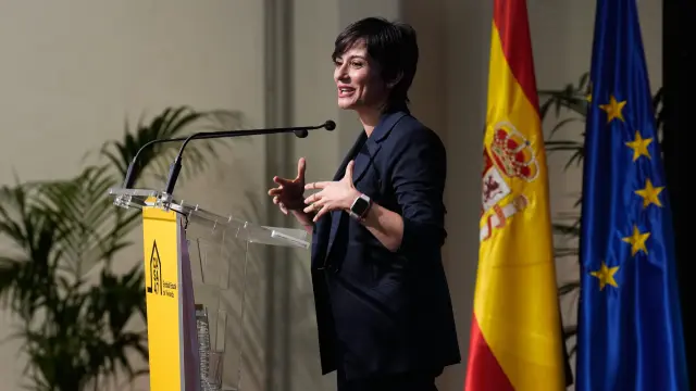 MADRID, 04/12/2025.- La ministra de Vivienda y Agenda Urbana, Isabel Rodríguez, presenta la Entidad Estatal de Vivienda, una empresa pública de nueva creación, este jueves, en Madrid. EFE/ Borja Sánchez-Trillo