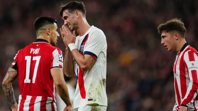 Fabián Ruiz and Yuri Berchiche during Athletic-PSG.