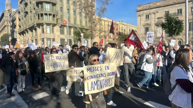 doctors strike in Barcelona - Doctors' strike and protest in Barcelona over working conditions and demands for negotiati