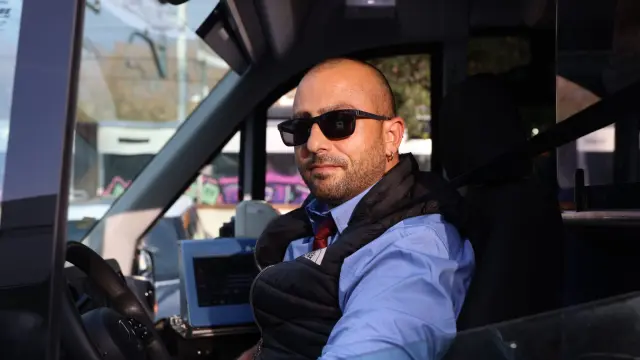 Aroon Martínez, conductor del bus que cubre el trayecto entre Gelida y Martorell.