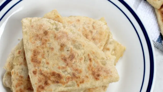 Imagen superior de un plato de 'tattie scones'