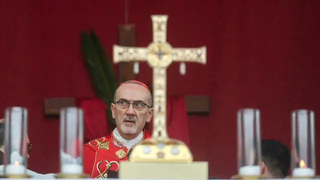 El cardenal Pierbattista Pizzaballa, patriarca latino de Jerusalén, oficia una misa de oración con motivo del Domingo de Ramos en Jerusalén.