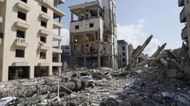 April 8, 2026, Sidon, Lebanon: A powerful Israeli airstrike demolished buildings in the city of Sidon on Thursday afternoon, causing extensive destruction to the site and surrounding area. The strike comes amid a broader escalation, as Israeli warplanes launched approximately 100 airstrikes within just 10 minutes, hitting multiple areas across Beirut, southern Lebanon, and Mount Lebanon. (Credit Image: © Abdul Kader Al Bay/ZUMA Press Wire)