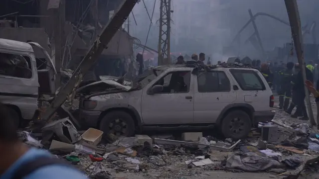 Destrozos por la ola de ataques israelíes en barrios céntricos de Beirut