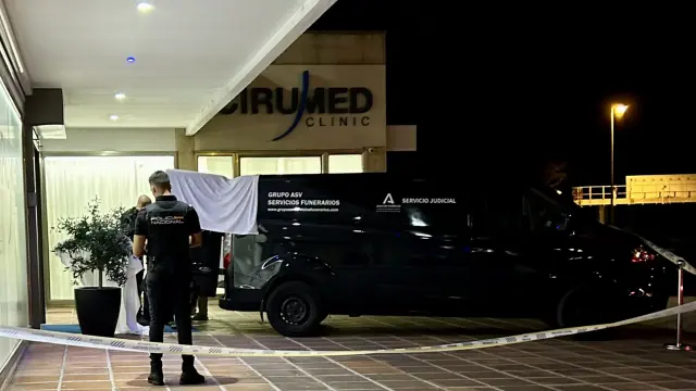 Un cirujano de 57 años murió este miércoles después de recibir varios disparos en la cabeza cuando se encontraba en la clínica de cirugía plástica. EFE/Esther Gómez