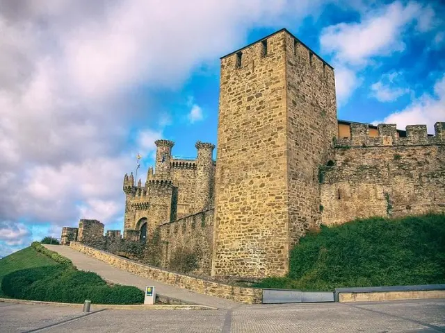 El Castillo de los Templarios, en Ponferrada, León.