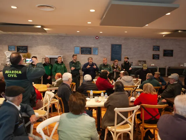 Evacúan de nuevo a 130 vecinos de Grazalema ya realojados en un hotel ante la alerta de lluvias 