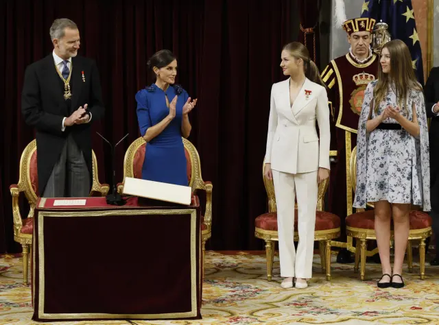Cuadro del acto de su jura de la Constitución de la princesa Leonor por su mayoría de edad ante las Cortes Generales.