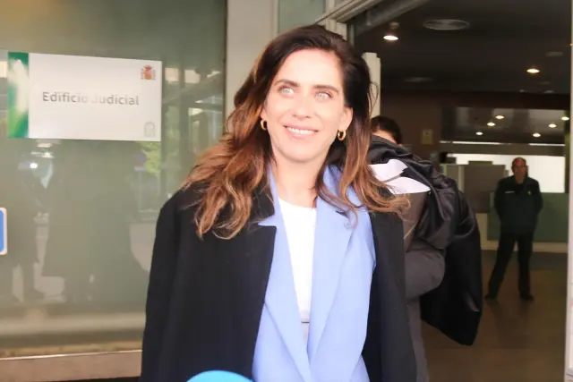 María León sale del Juzgado de lo Penal número 12 de Sevilla tras declarar ante el juez.