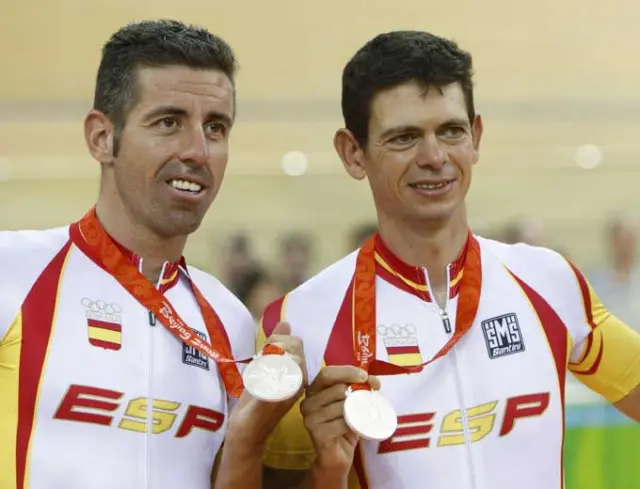 <strong>Plata veloz. </strong>Toni Tauler y Joan Llaneras, medalla de plata en Madison, una de las modalidades del ciclismo en pista, <a href="http://www.20minutos.es/noticia/406389/0/llaneras/tauler/plata/">donde concluyeron segundos en la clasificación y se colgaron la plata</a>.