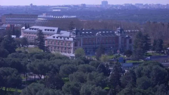 El Palacio de la Moncloa visto desde la Ciudad Universitaria de Madrid.