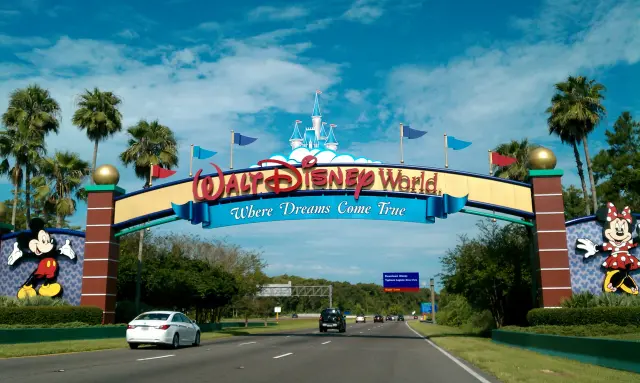 Fotografía de la entrada a los resorts de Disney en Orlando.