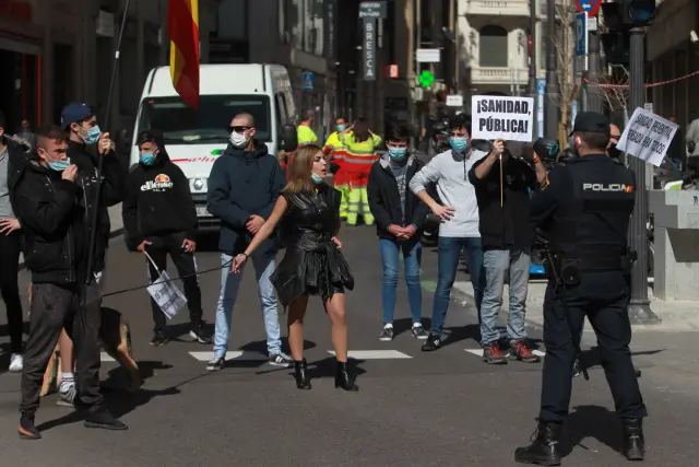 Grupo de manifestantes de extrema derecha.