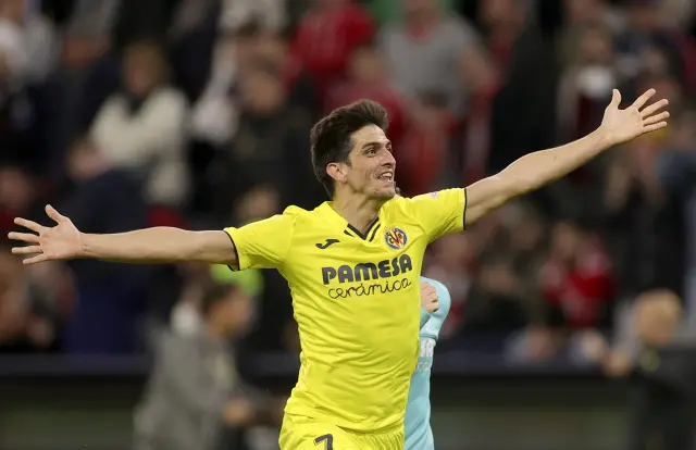 Gerard Moreno celebra la clasificación del Villarreal para semifinales de Champions.