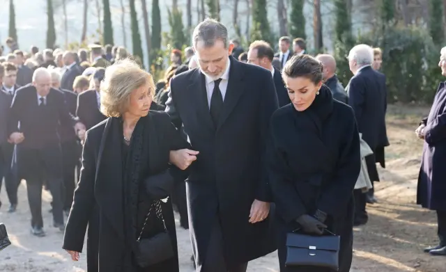 Los reyes Felipe y Letizia y sus hijas están de vacaciones privadas en  Grecia, uno de sus destinos preferidos