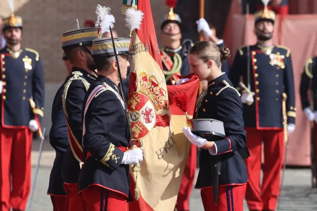 La Princesa Leonor en la jura de bandera en el Patio de Armas de la Academia General Militar de Zaragoza a 07 de Octubre de 2023 en Zaragoza (España). JURA BANDERA;CASA REAL;PRINCESA LEONOR;REYES;FAMOSOS;REALEZA Raúl Terrel / Europa Press 07/10/2023