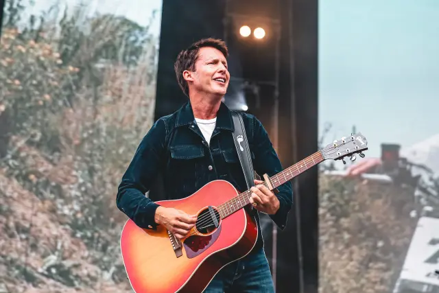James Blunt en un concierto en Reino Unido.