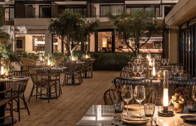 Terraza Malaspina, junto a la playa de Poniente, Benidorm.