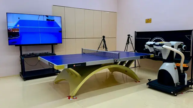 Dentro del Huawei Health Lab de Dongguan hay un espacio de simulación de ping-pong.