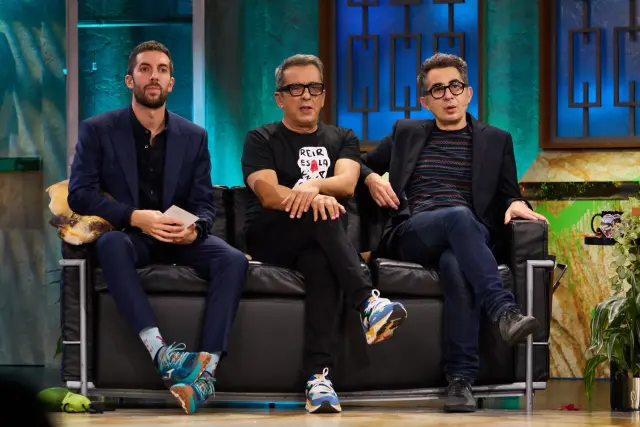 Qué invitado ha visitado en más ocasiones a Broncano entre 'La Revuelta' y 'La Resistencia'?