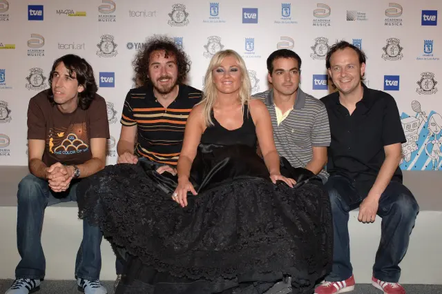 La Oreja de Van Gogh, con Amaia Montero, en los Premios de la Música 2005.