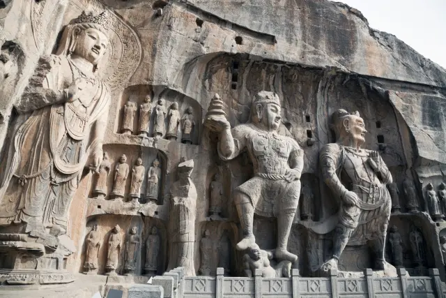 Estatuas de Buda en Longmen.
