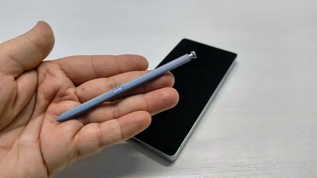 El S Pen integrado en el Samsung Galaxy S25 Ultra