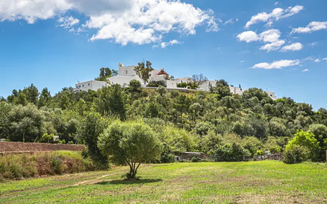 El Puig de Missa y su singular arquitectura.