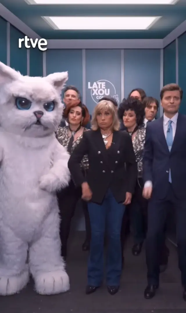 Julia Otero en el vídeo promocional de Late Xou de Marc Giró