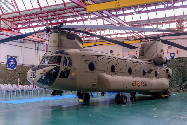 Un helicóptero Chinook CH47F del Ejercito de Tierra español.
