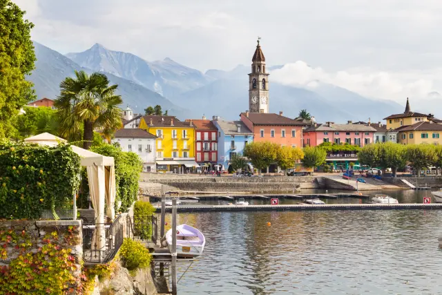 Casco antiguo de Ascona en el Lago Maggiore, Suiza