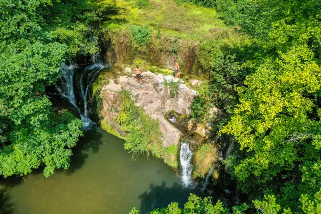 Gorg de Can Batlle en la Garrotxa, provincia de Girona (Cataluña, España)