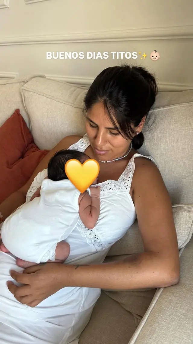 Imagen compartida por Isa Pantoja en Instagram donde muestra a su hijo Cairo, ya en casa tras recibir el alta hospitalaria.