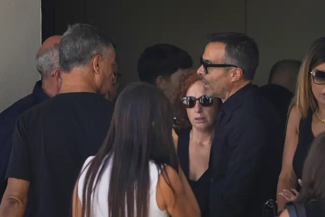 La madre de Diogo Jota y André Silva, Isabel, y el representante del jugador del Liverpool, Jorge Mendes.