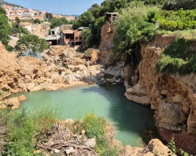 Poza del Paraíso en Buñol, afectada por la DANA.
