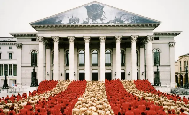 Fotografía de una instalación del artista Spencer Tunick en Munich.