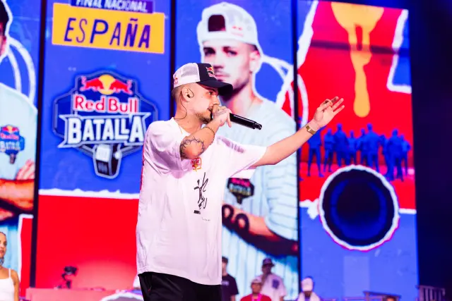 Bnet durante su ronda en la final nacional de Red Bull Batalla en Barcelona