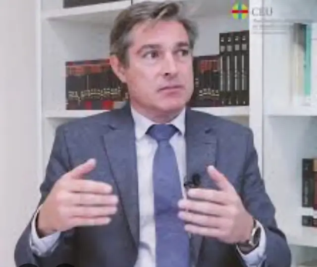 El profesor Ignacio Blanco disertó sobre Ortega y Gasset y El Sol. Entre el público estaba Paloma Varela Ortega, hija de Soledad Ortega y nieta del filósofo.