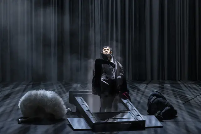 Alex Esposito en la ópera 'Faust, de Charles Gounod, en el papel de Mèphistophélès.