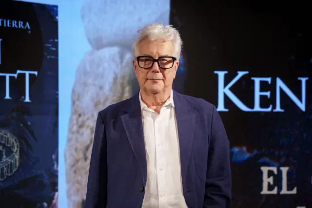 El escritor Ken Follett durante la presentación de su nueva novela, 'El círculo de los días', a 9 de octubre de 2025, en Madrid (España). La obra está ambientada en la época de la construcción de Stonehenge, a través de una saga épica protagonizada por Seft y Joia. Además del evento literario, los asistentes podrán disfrutar de un vídeo inmersivo, talleres de sílex, actividades familiares y consultar toda la trayectoria del escritor en una biblioteca especial. 09 OCTUBRE 2025;KEN FOLLET;PELICULA;CIRCULO DE LOS DIAS Matias Chiofalo / Europa Press 09/10/2025