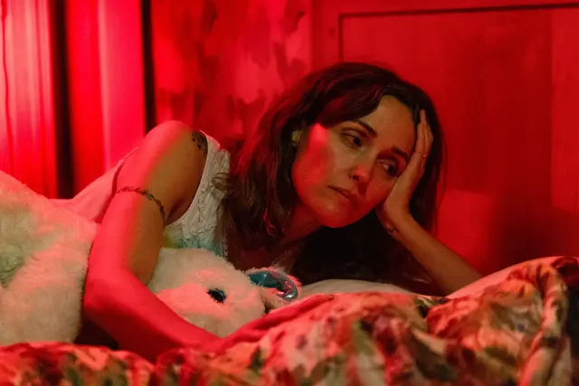 Rose Byrne en 'Si pudiera, te daría una patada'