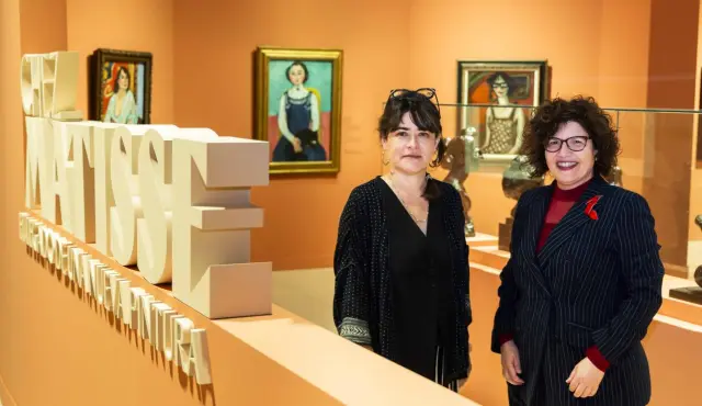 La comisaria y conservadora jefa de las Colecciones modernas del Musée national d’art moderne - Centre Pompidou, Aurélie Verdier, y la directora de CaixaForum Madrid, Isabel Fuentes.