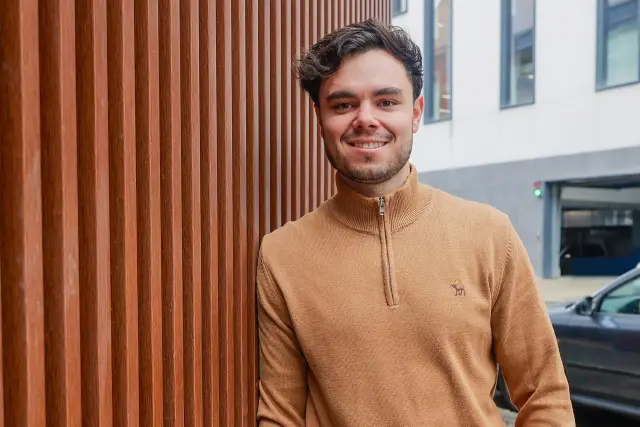 Entrevista al narrador de la NFL, Álvaro Rodríguez.