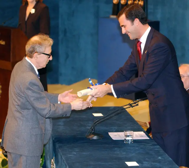 Woody Allen is presented with the Prince of Asturias Award for the Arts by Prince Felipe of Spain (Photo by Lalo Yasky/WireImage)