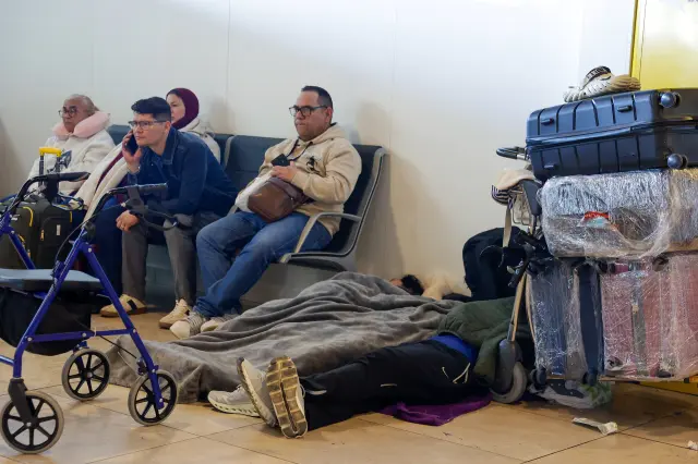  Ir a Barajas viajeros que estén varados por no poder ir a Venezuela 