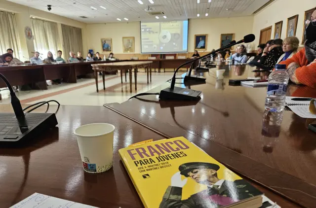 Sala de Juntas de la Facultad.