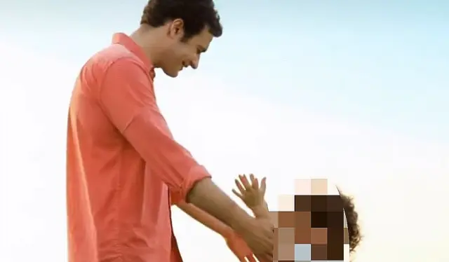 Una imagen creada por IA de Aless Lequio y la hija adoptiva de Ana Obregón, Ana Sandra.