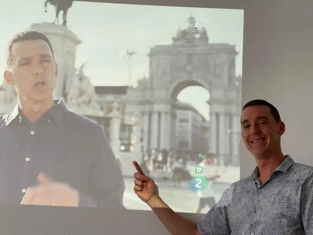 Vimos el estreno en en Movistar en su casa. Me gusta que lo repitan de vez en cuando. Feleidades Erik.