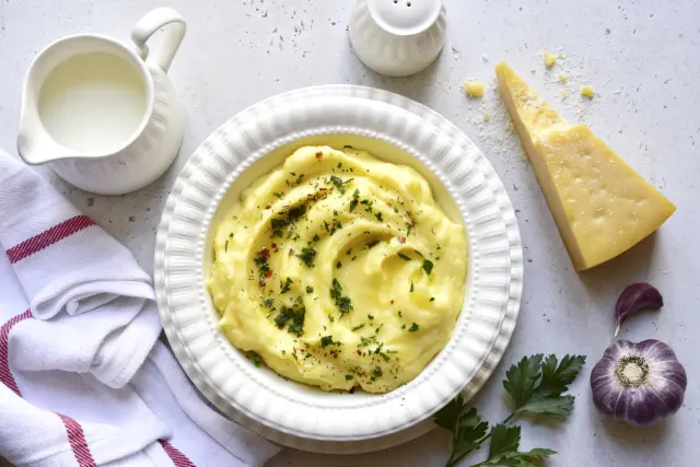 Puré de patata con queso.